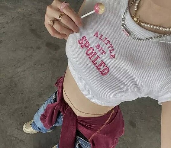 American Vintage A little bit spoiled crop top