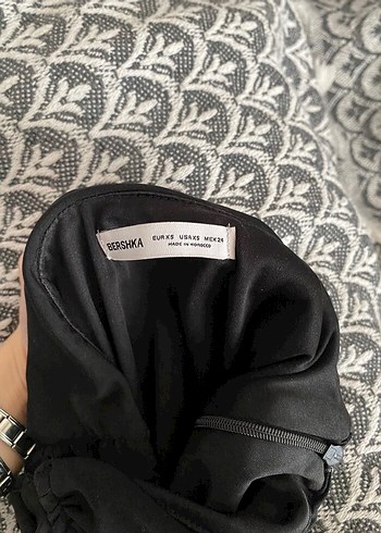 xs Beden siyah Renk Drapeli bershka elbise