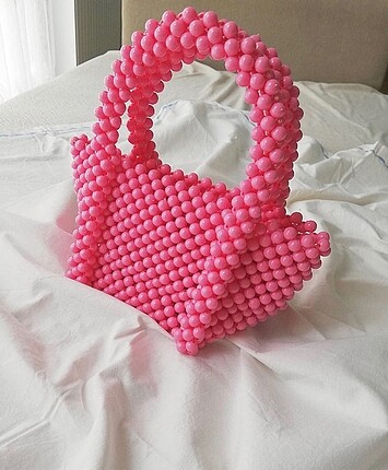 Pembe çanta