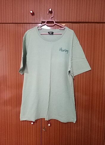 Hurley t-shirt 