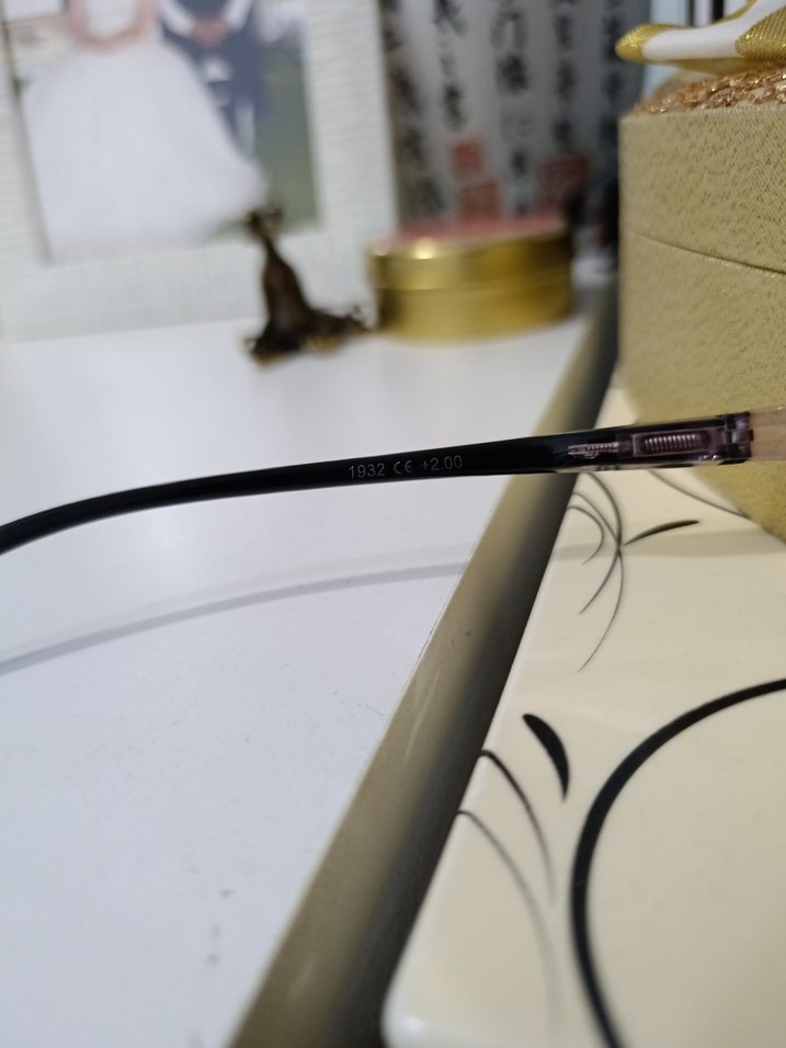 Klasik Şeffaf Kadın Gözlüğü 2.0 - Görsel 4