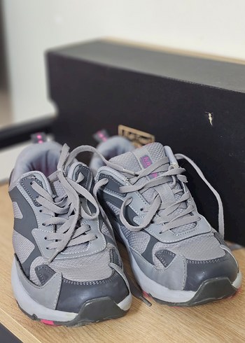 Kadın Gri Bağcıklı Spor Ayakkabı - Görsel 2