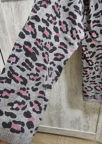 Gri Desenli Uzun Kollu Hırka - Görsel 3