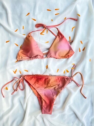 Desenli bikini takımı