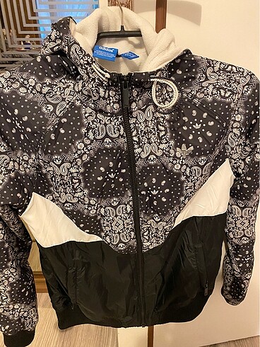 Adidas polar mont