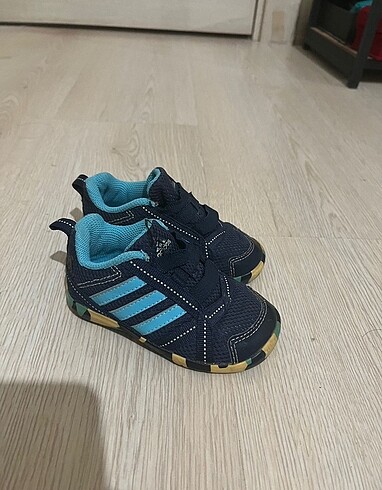 Orijinal Adidas
