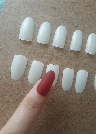 20 adet takma tırnak ve yapıştırıcı seti 