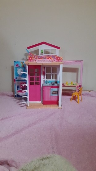 Barbie'nin portatif evi