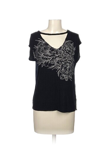Penti T-shirt %70 İndirimli.