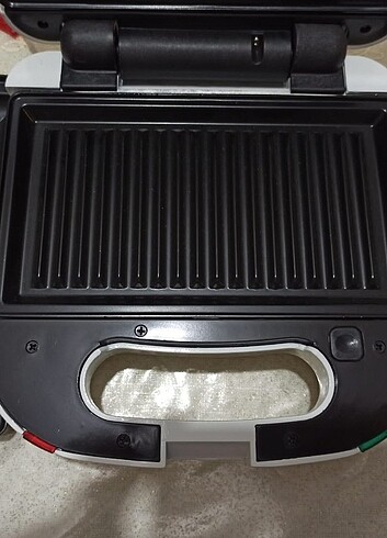 Sıfır tost ve et kızartma makinasi krep ve waffle yapilabilir