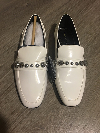 Zara Zara Beyaz renk 37 numara etiketli ayakkabı