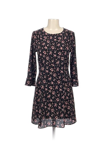 H&M Günlük Elbise %70 İndirimli.