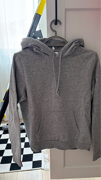 Gri Kapüşonlu Sweatshirt