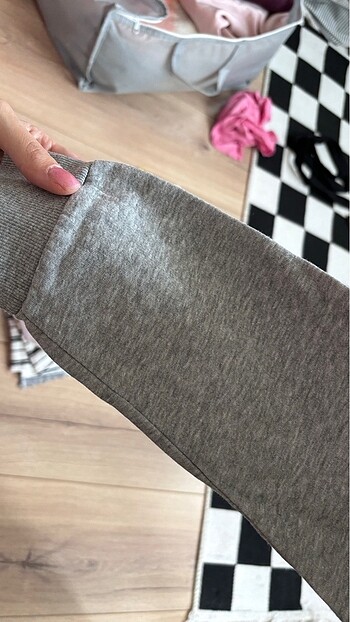 m Beden Gri Kapüşonlu Sweatshirt
