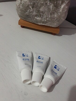 Este krem