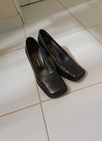 35 Beden siyah Renk Vintage Tarzı Kısa Ropukli Ayakkabı 