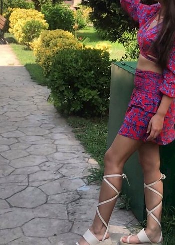 Desenli Mini Pembe İnce Askılı Kadın Pijama Takımı