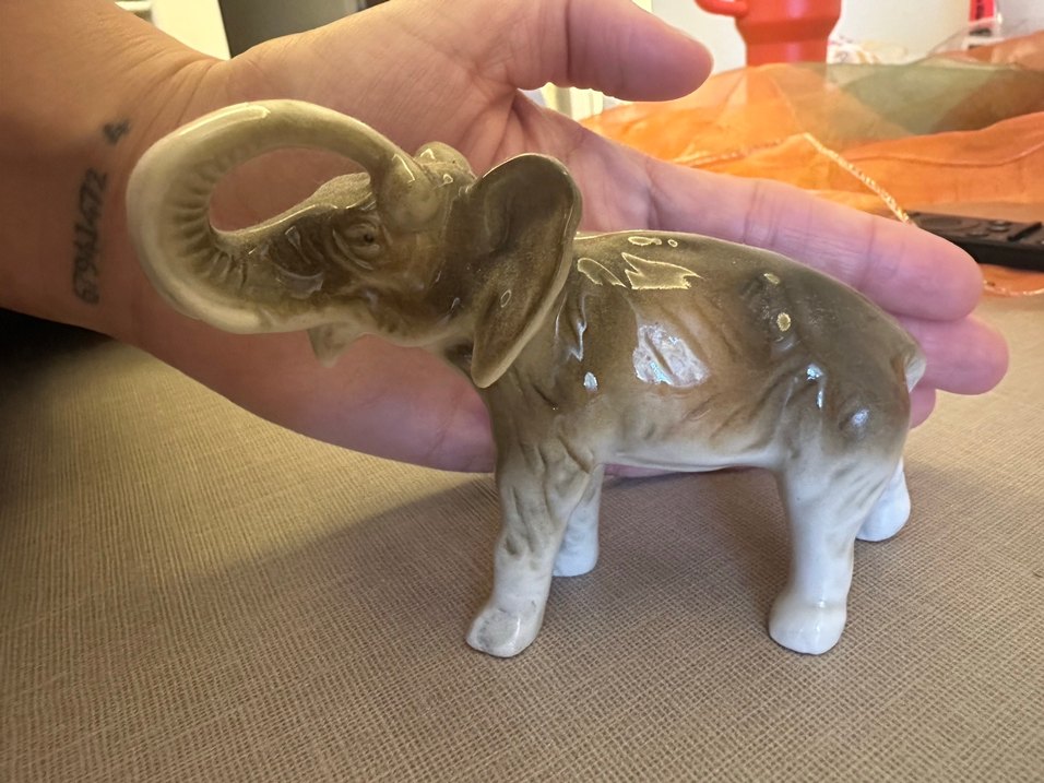 Bej Gri Fil Figürin - Görsel 4