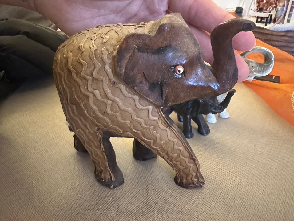 Kahverengi Fil Biblo - Görsel 3