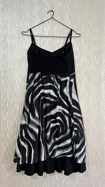 Zara Zebra desenli askılı elbise