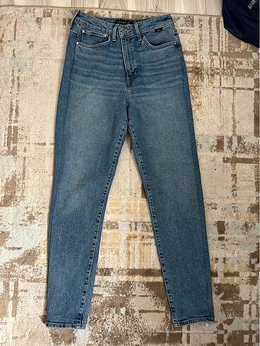 MOM JEAN
