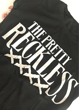 Rock n Love Pretty Reckless tshirt 