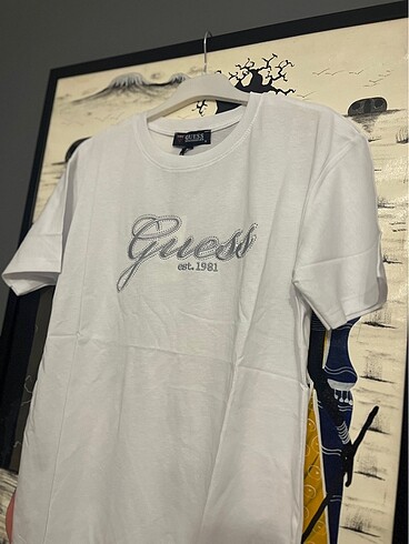 m Beden Guess Tshirt