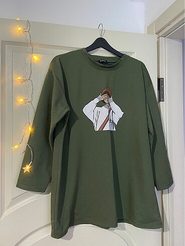 Sweatshirt
