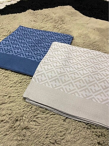 Fendi FENDİ Çift Taraflı Eşarp