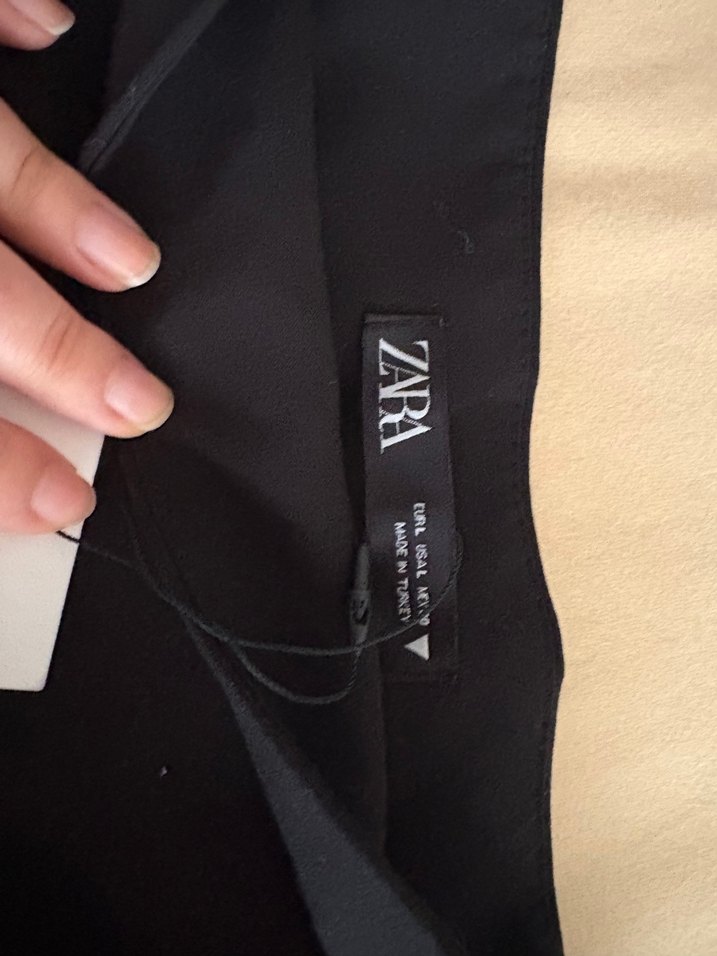 Zara Siyah Mini Pileli Şort Etek — görsel 3/4