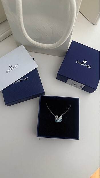 Swarovski Kuğu Kolye