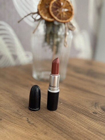 MAC Mac Taupe Ruj