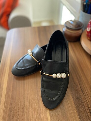 İncili Siyah Loafer