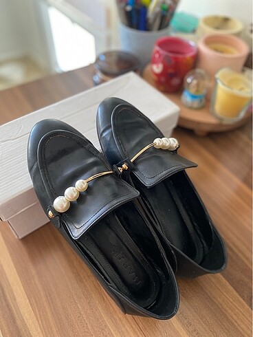 Marjin İncili Siyah Loafer