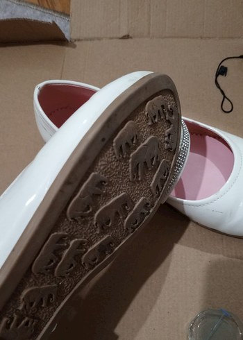 Beyaz Tokalı Kız Çocuk Babet - Görsel 3