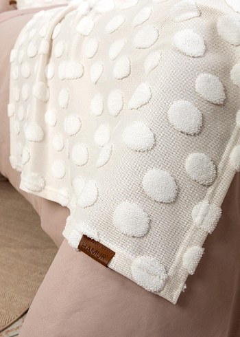 Hamur Nakışlı Bej Yatak Örtüsü Runner Set - Görsel 2