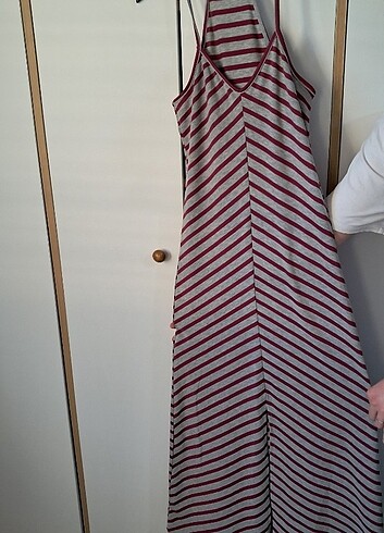 Çizgili uzun önden yırtmaçlı elbise - Görsel 5