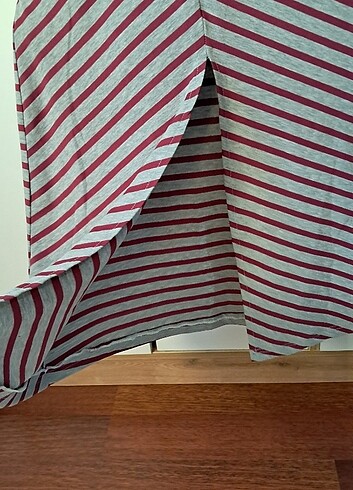 Çizgili uzun önden yırtmaçlı elbise - Görsel 6