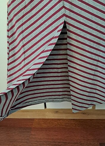 Çizgili uzun önden yırtmaçlı elbise - Görsel 7