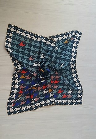 Vakko Eşarp