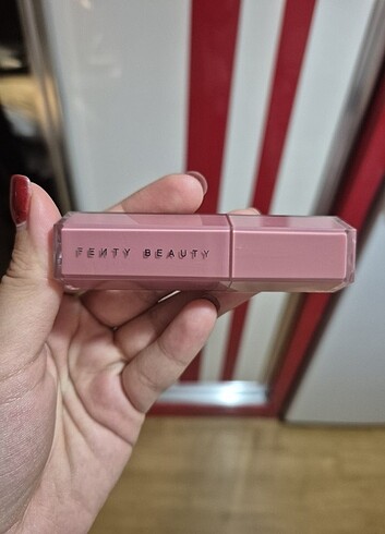 Fenty Beauty Gloss Bomb Stix Fussy