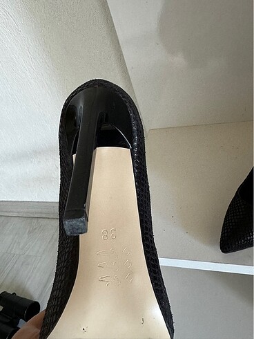 38 Beden Stiletto