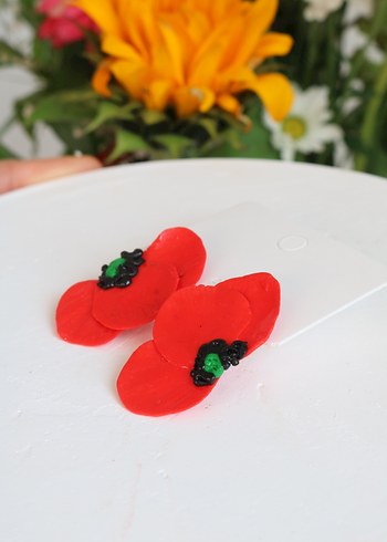 Kırmızı Mini Boncuklu Çiçek Küpeler - Görsel 5