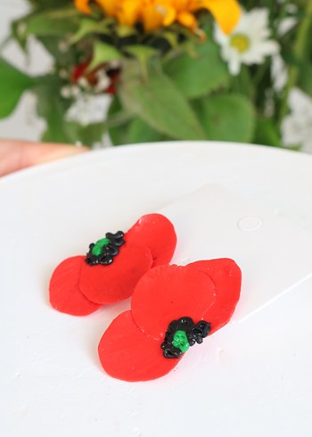 Kırmızı Mini Boncuklu Çiçek Küpeler - Görsel 6