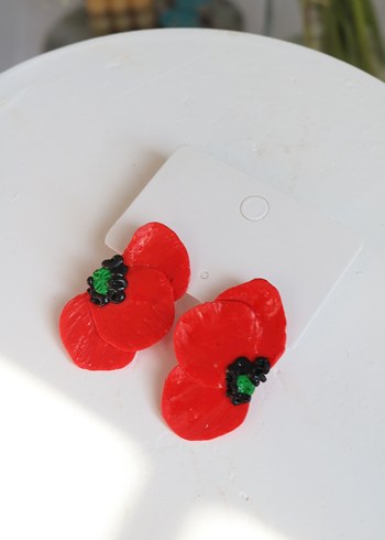 Kırmızı Mini Boncuklu Çiçek Küpeler - Görsel 3