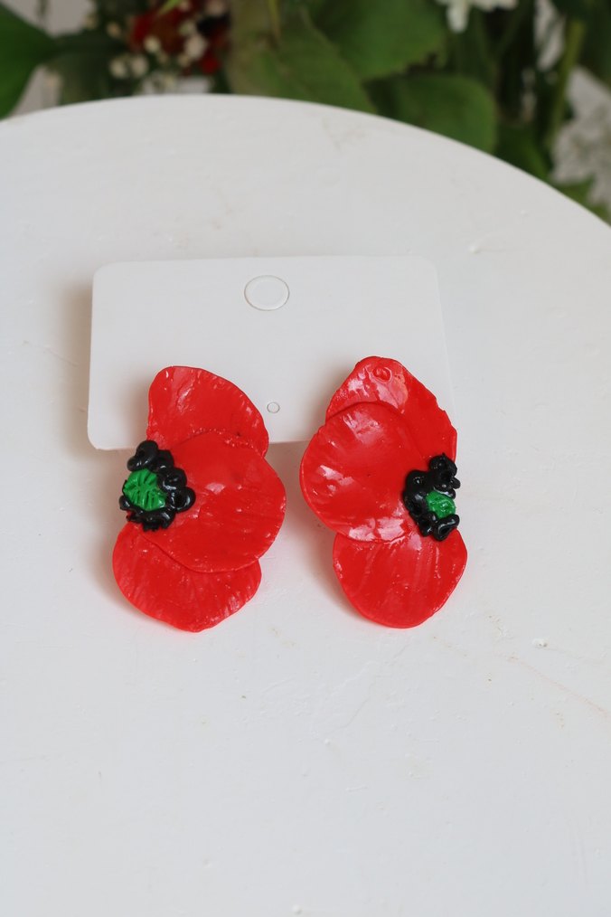 Kırmızı Mini Boncuklu Çiçek Küpeler - Görsel 4