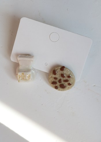 Beyaz Mini Minimalist Küpe - Görsel 2