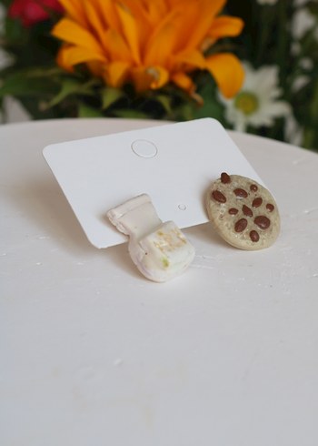 Beyaz Mini Minimalist Küpe - Görsel 6