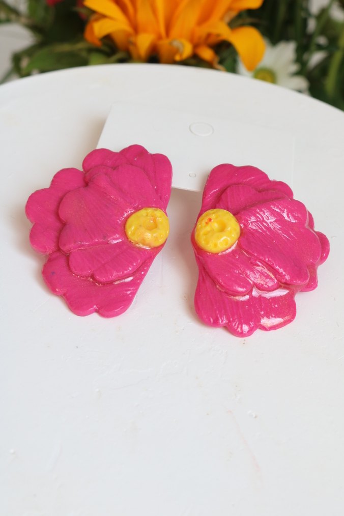 Pembe Çiçek Desenli Mini Küpe - Görsel 4