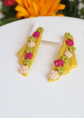 Sarı Boncuklu Çiçekli Mini Küpe - Görsel 6